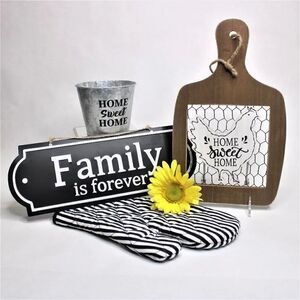 Farmhouse Family Forever Home Sweet Chicken Home Kitchen Family Chicken Wire Set